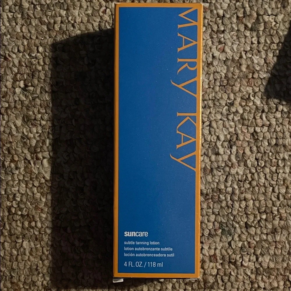 Mary Kay Subtle Tanning Lotion in Vibrant Orange - Picture 2 of 4